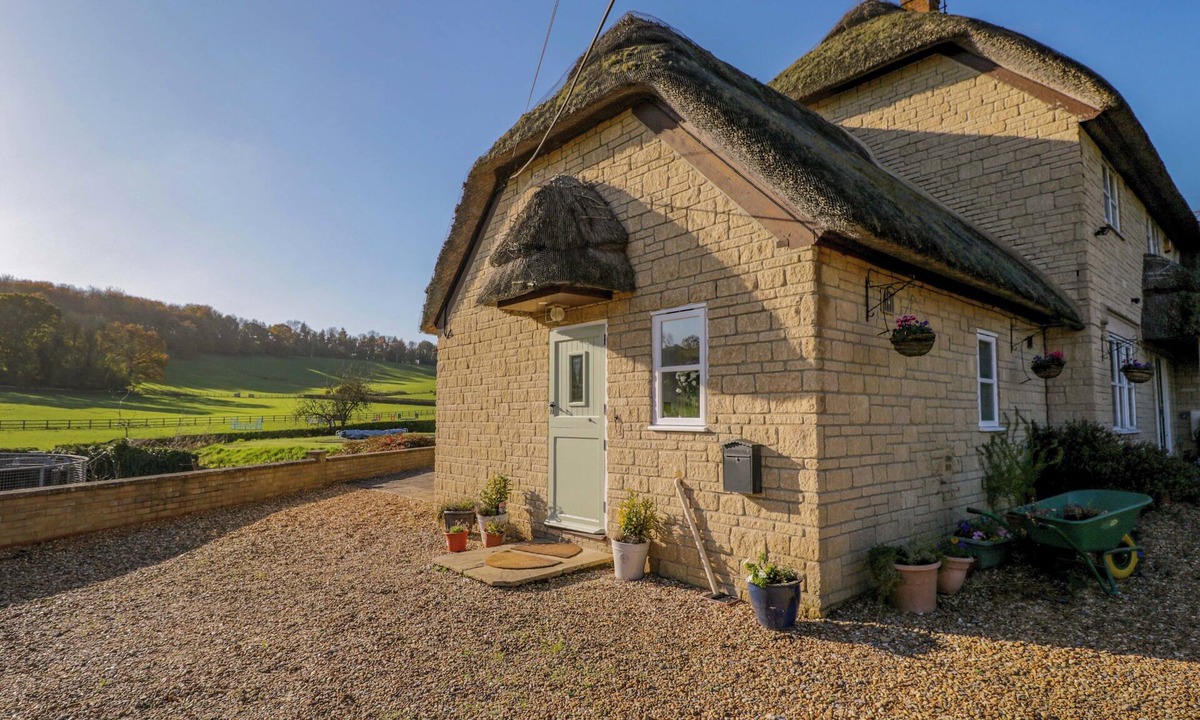 Teffont Evias Cottage | Clarendon Annex