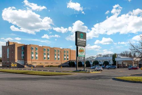 Brandon Hotel | Clarion Hotel & Suites