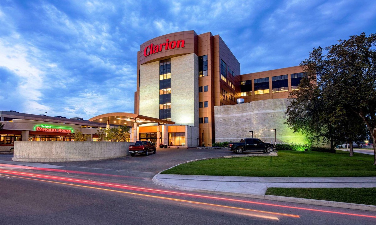 St. James Hotel | Clarion Hotel & Suites