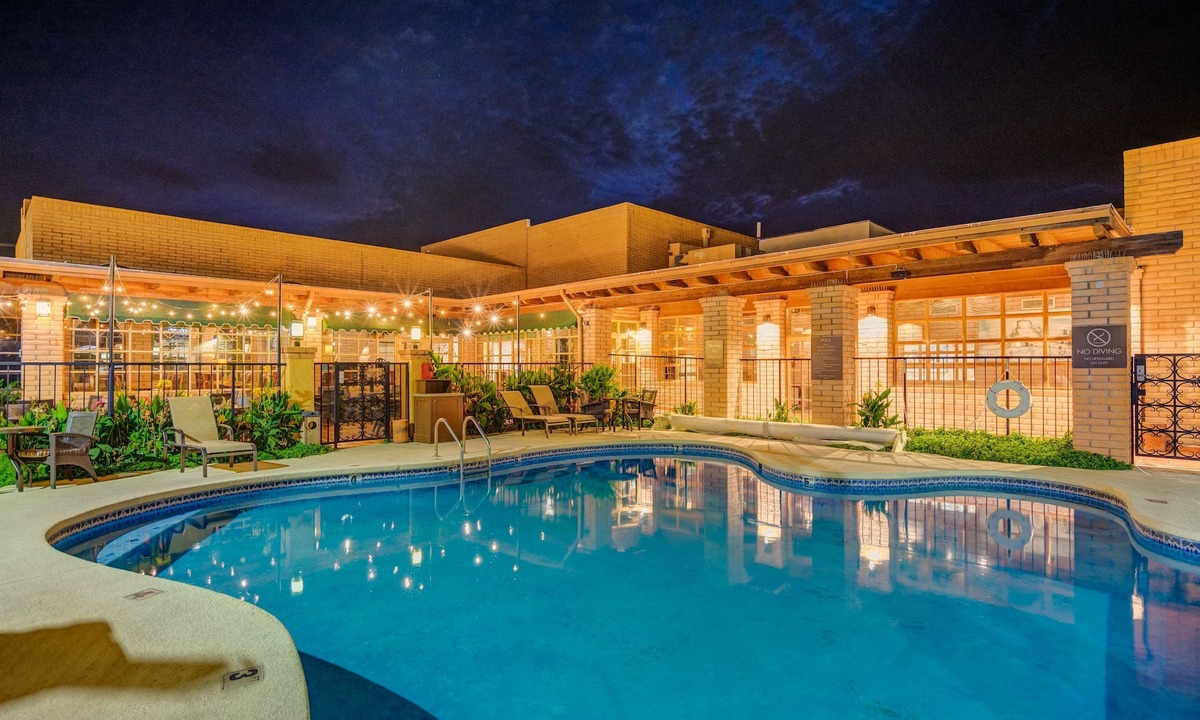 Sierra Vista Hotel | Clarion Inn Sierra Vista near Ft. Huachuca