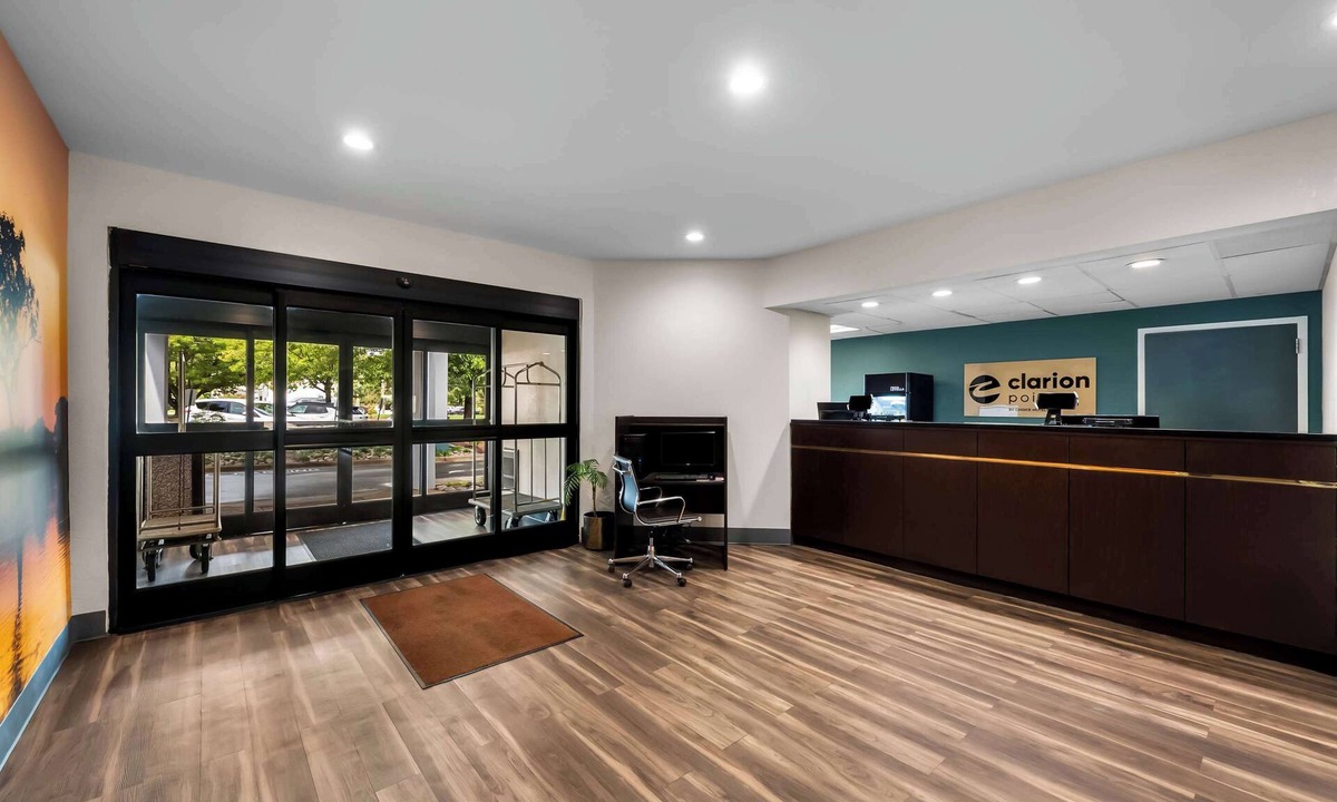 Apex Hotel | Clarion Pointe Apex – Holly Springs