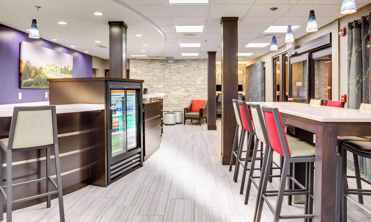 Asheville Hotel | Clarion Pointe Biltmore Village