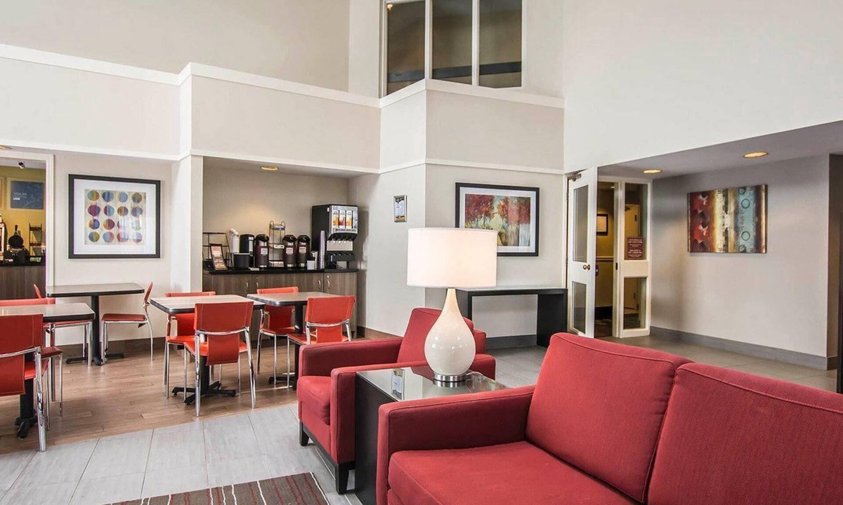 Campbellton Hotel | Clarion Pointe