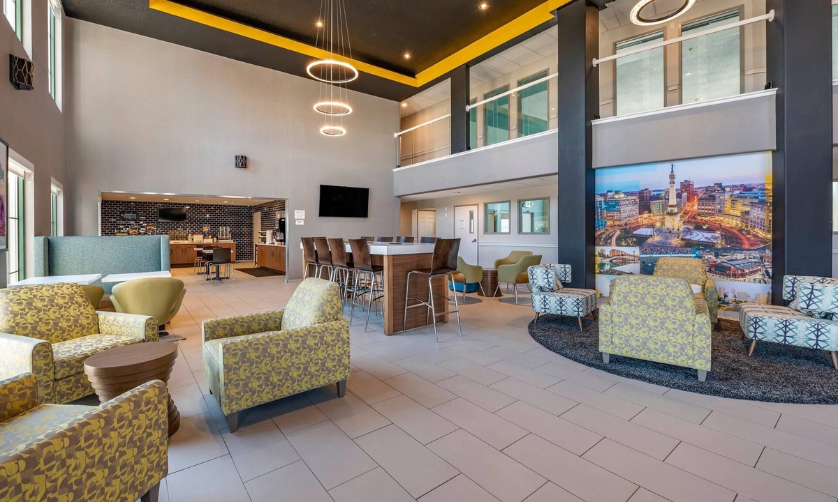 Plainfield Hotel | Clarion Pointe Indianapolis Airport