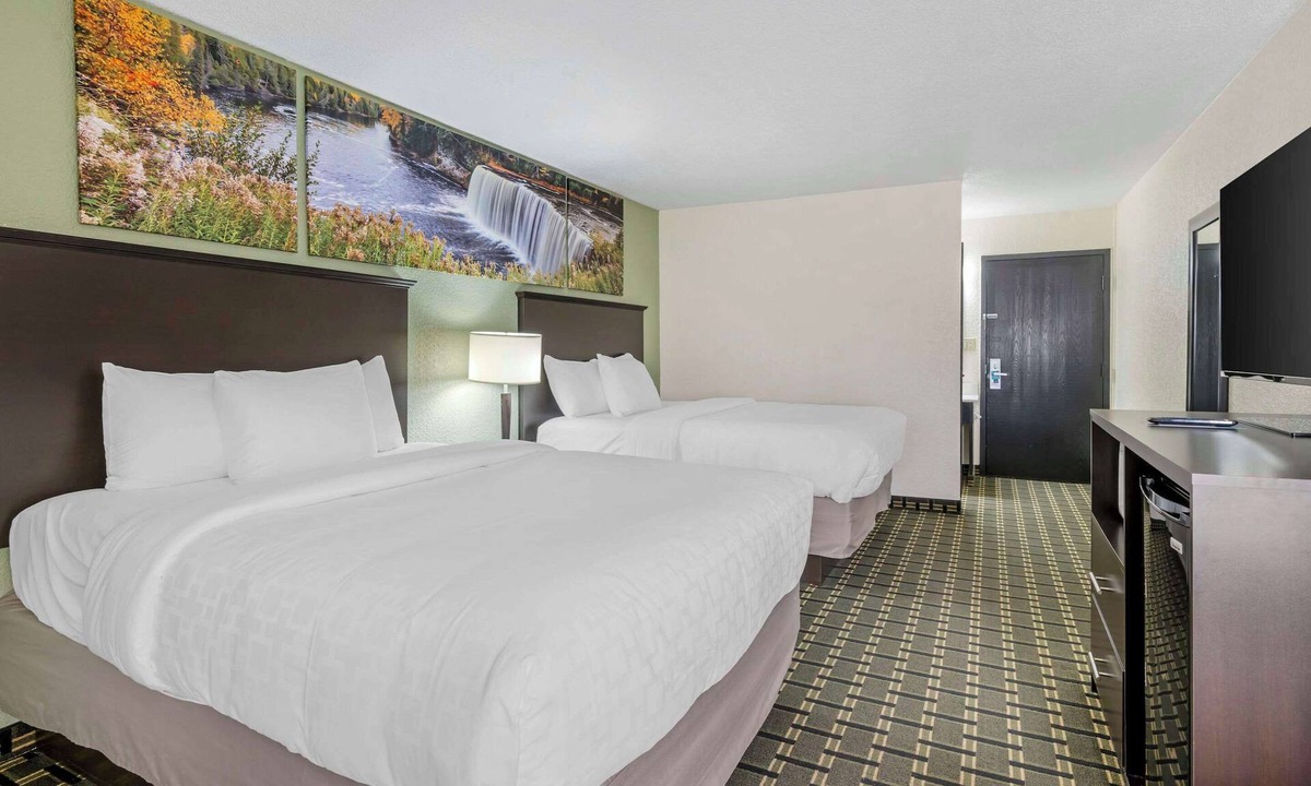 Jasper Hotel | Clarion Pointe Jasper