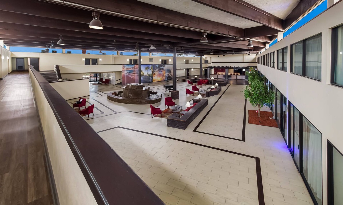 Lake Jackson Hotel | Clarion Pointe Lake Jackson - Clute