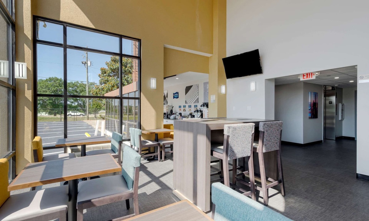 McDonough Hotel | Clarion Pointe McDonough
