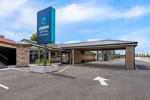 Mount Vernon Hotel | Clarion Pointe Mount Vernon - Burlington