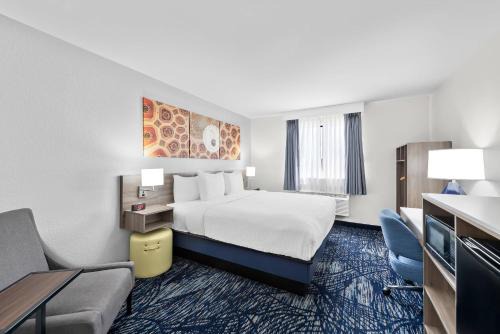 Shreveport Hotel | Clarion Pointe Shreveport West