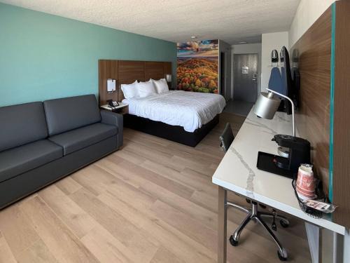 Turners Hotel | Clarion Pointe Springfield Southeast