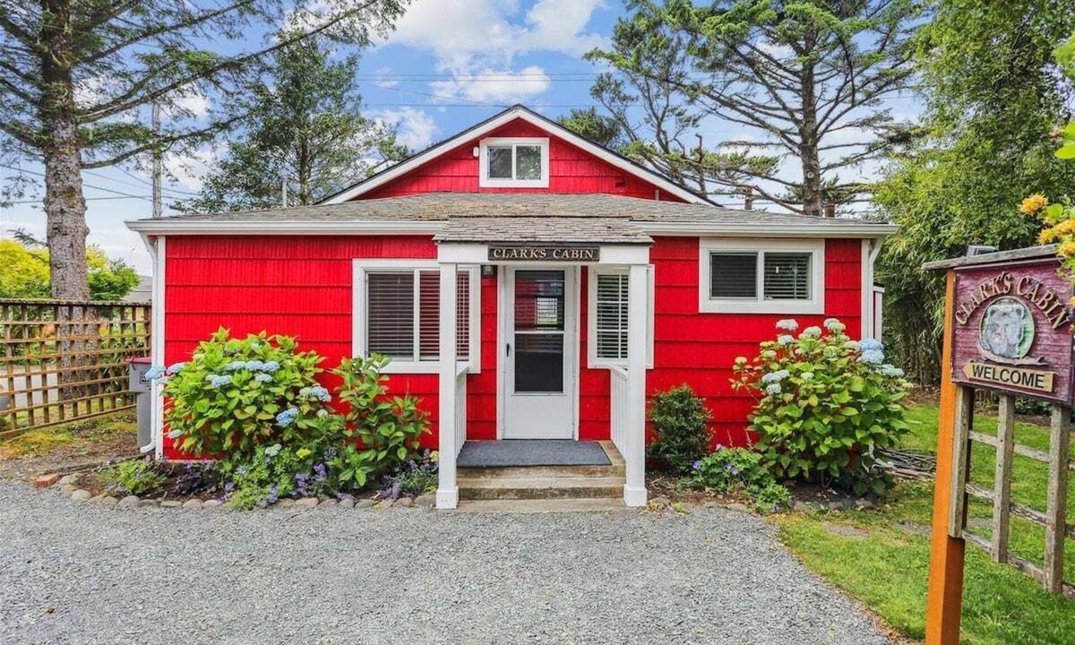 Cannon Beach House | Clark Cabin - Cozy Cottage!