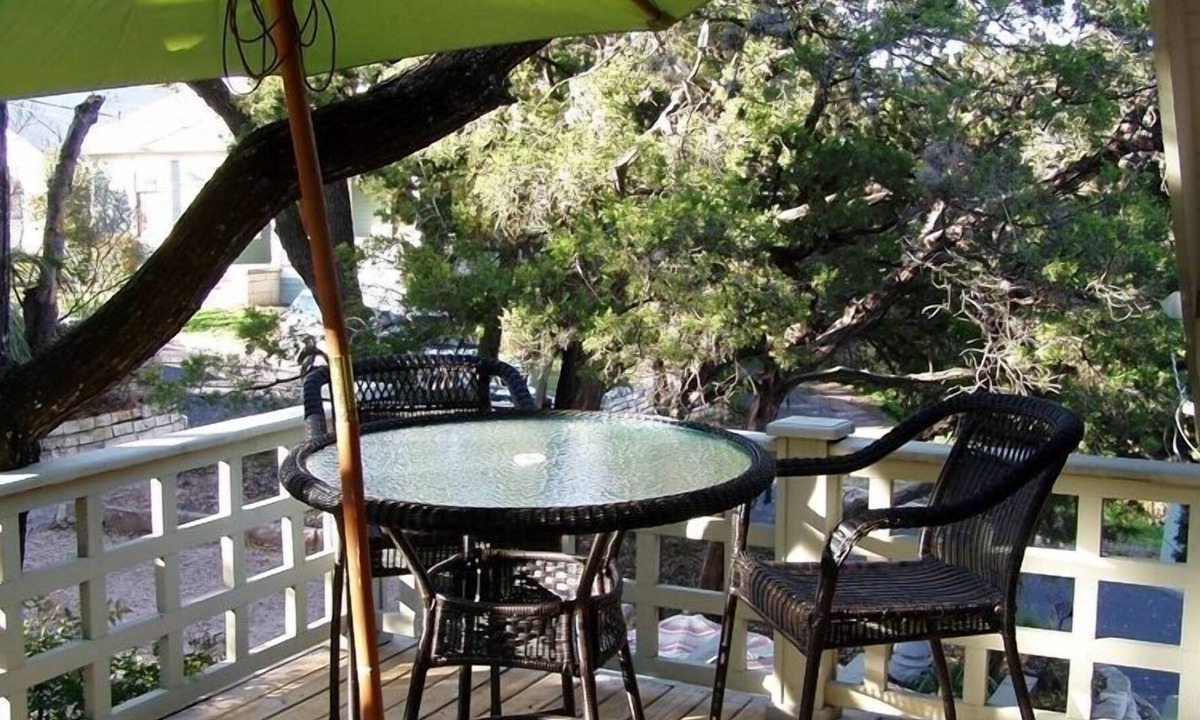 Clarksville Apartment | Clarksville's Bungalow in the Trees