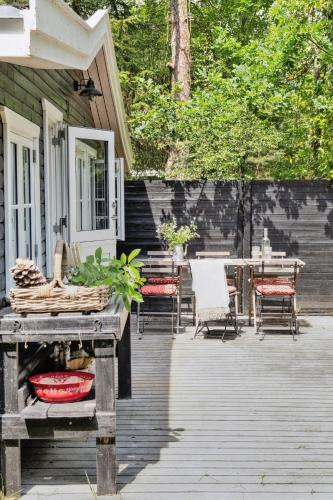 Nykobing Sjaelland House | Classic 1937 Cottage On A Natural Plot