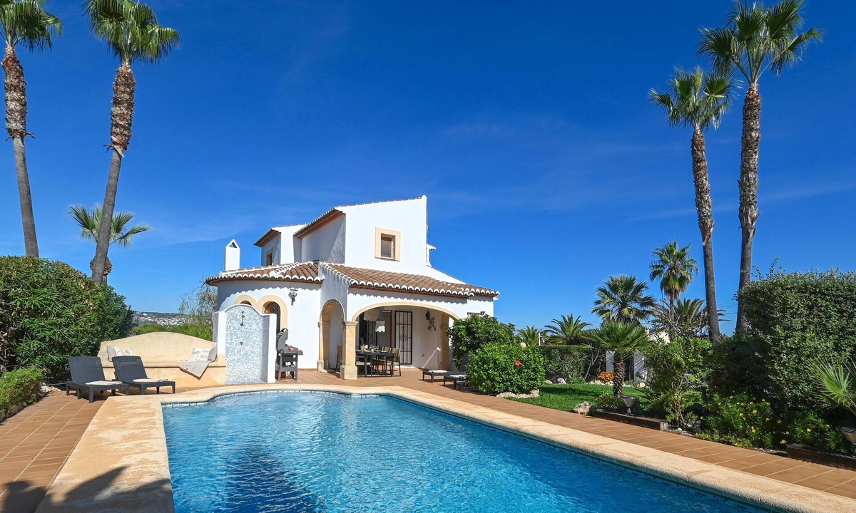 Javea Villa | Classic and comfortable villa in Javea, Costa Blanca, Spain with private pool for 6 persons