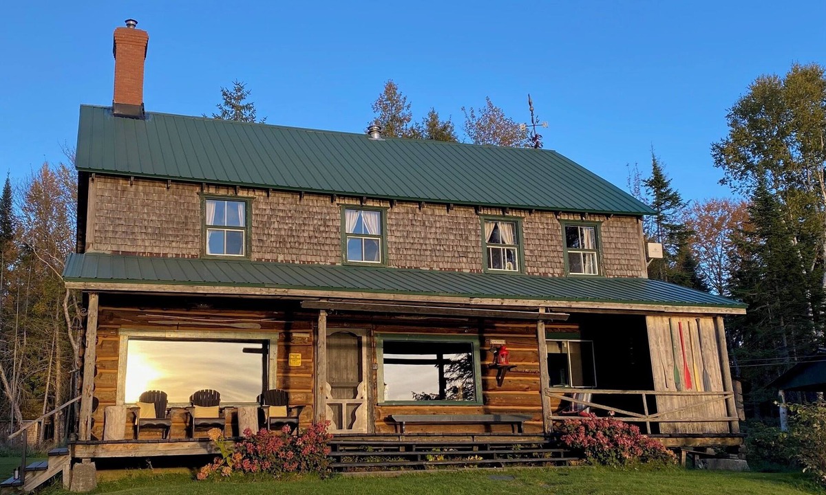 Piopolis Ski Chalet | Classic Canadian Log home on a private lake, with acres to explore!