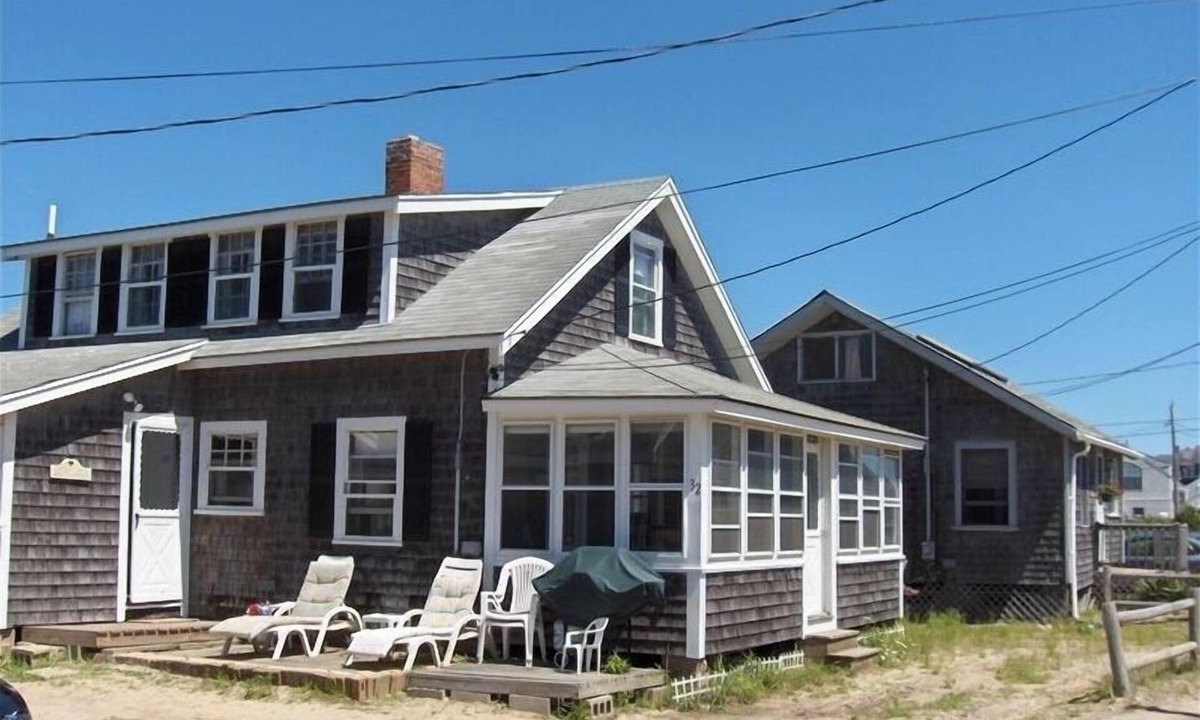 West Dennis Cottage | Classic Cape Cod Cottage - Steps from Beach!