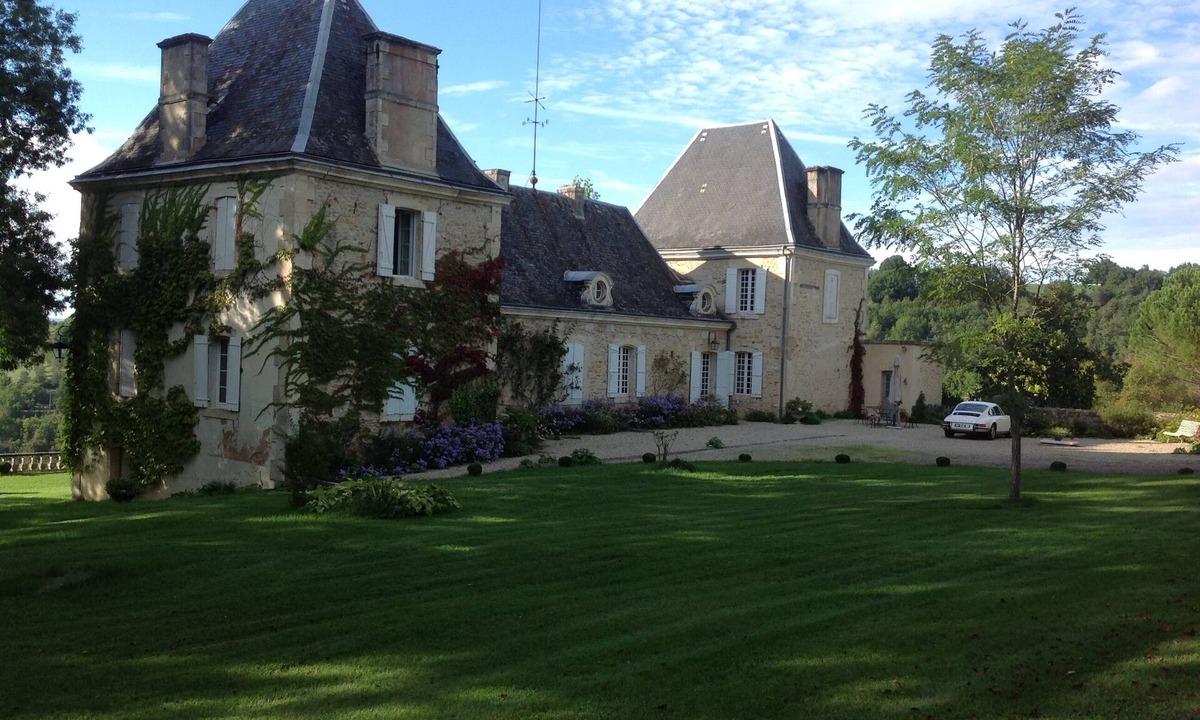 Carves House | Classic Chateau close to Sarlat and Monpazier/Sleeps 8