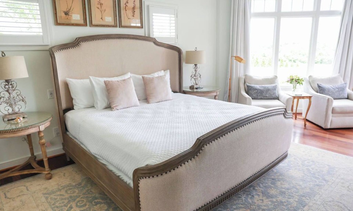 White Hall Bed & Breakfast | Classic Deluxe Room at The Inn at Stinson Vineyards