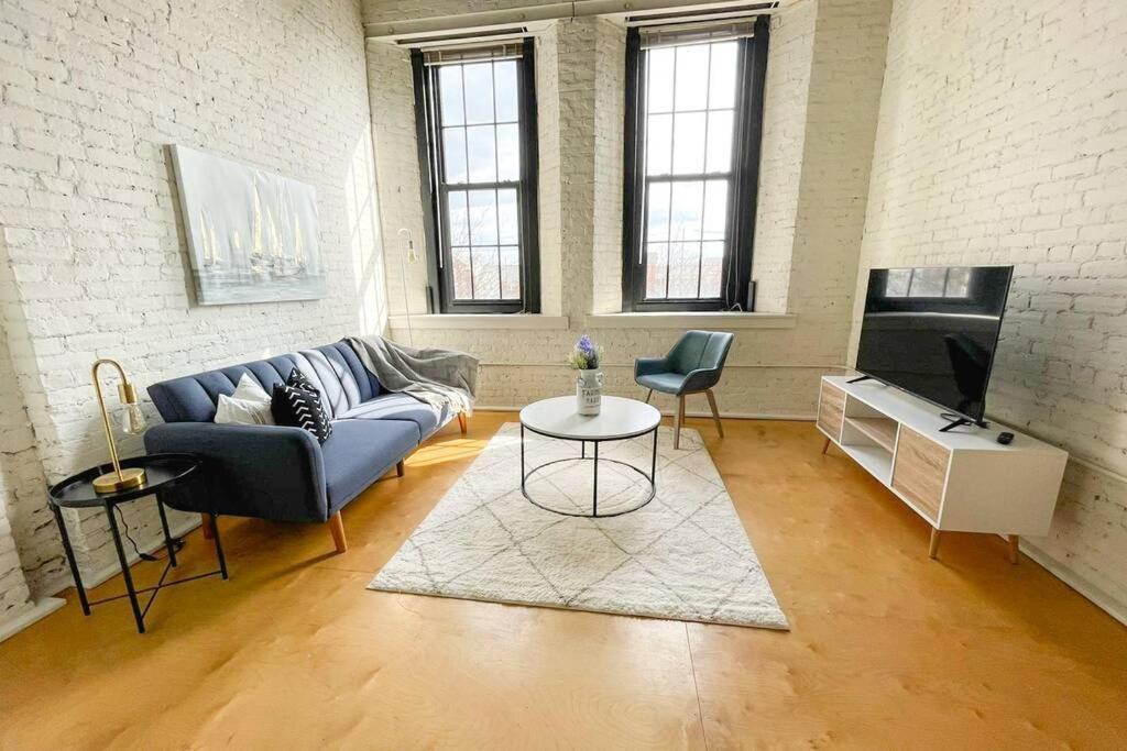Smoketown Jackson Apartment | Classic Downtown Louisville Lofts