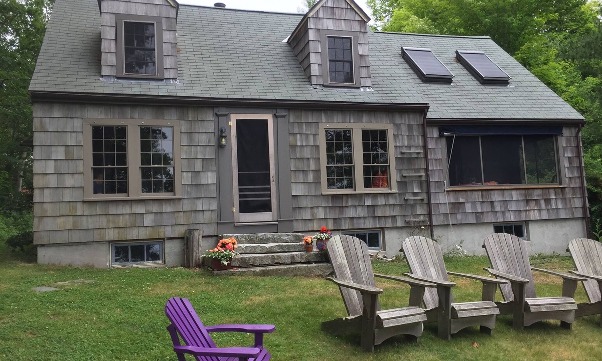 Round Pond House | Classic Harborfront Cottage for 6