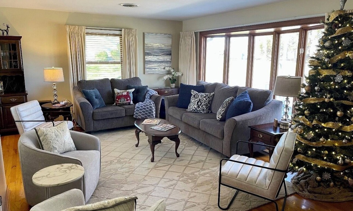 Wolf Creek House | Classic Lakeside Vacation Sleeps 9