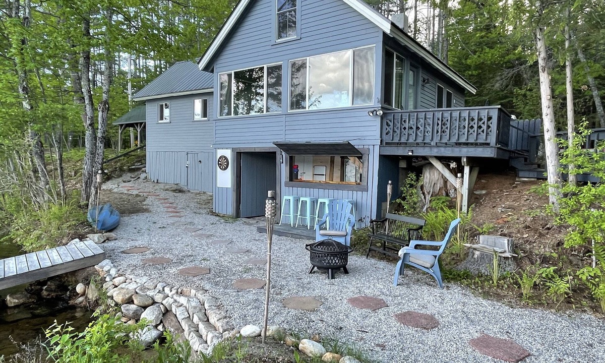 Bethel Cottage | Classic Maine Waterfront Cottage