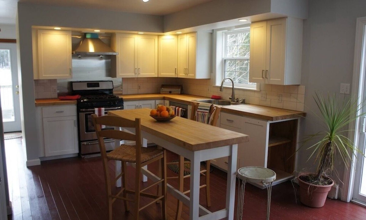 Manset House | Classic maritime views, Off the Road. Close to town.