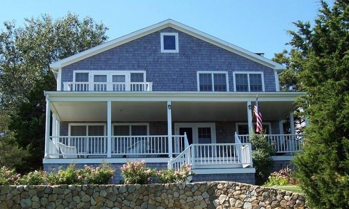 East Chop House | Classic Marthas Vineyard Summer Home: Ocean Views, Steps to Beach and Oak Bluffs