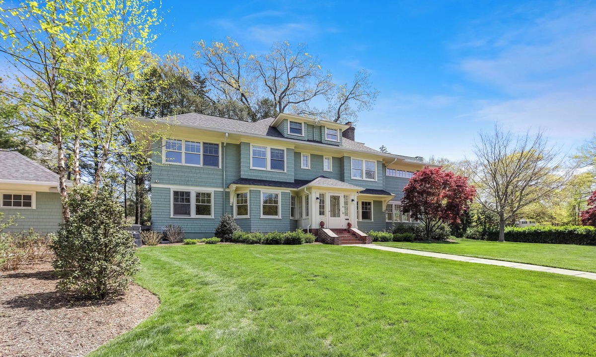 Upper Montclair House | Classic Montclair Colonial · 5BR/4BA · FIFA World Cup 2026 Home Base