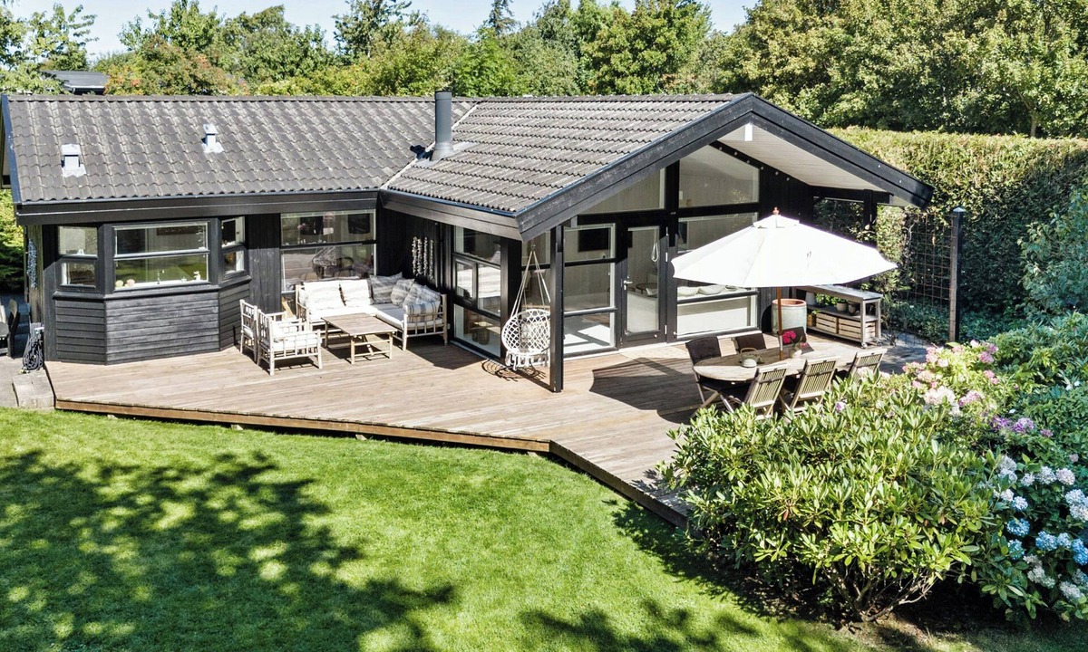 Holloselund House | Classic Nordic style at the beach