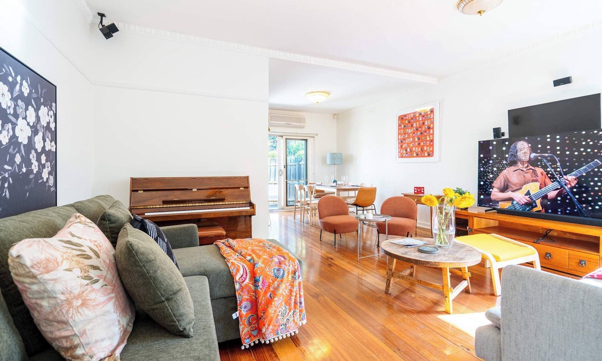 Bentleigh Condo | Classic Patterson Charm with Modern Comfort