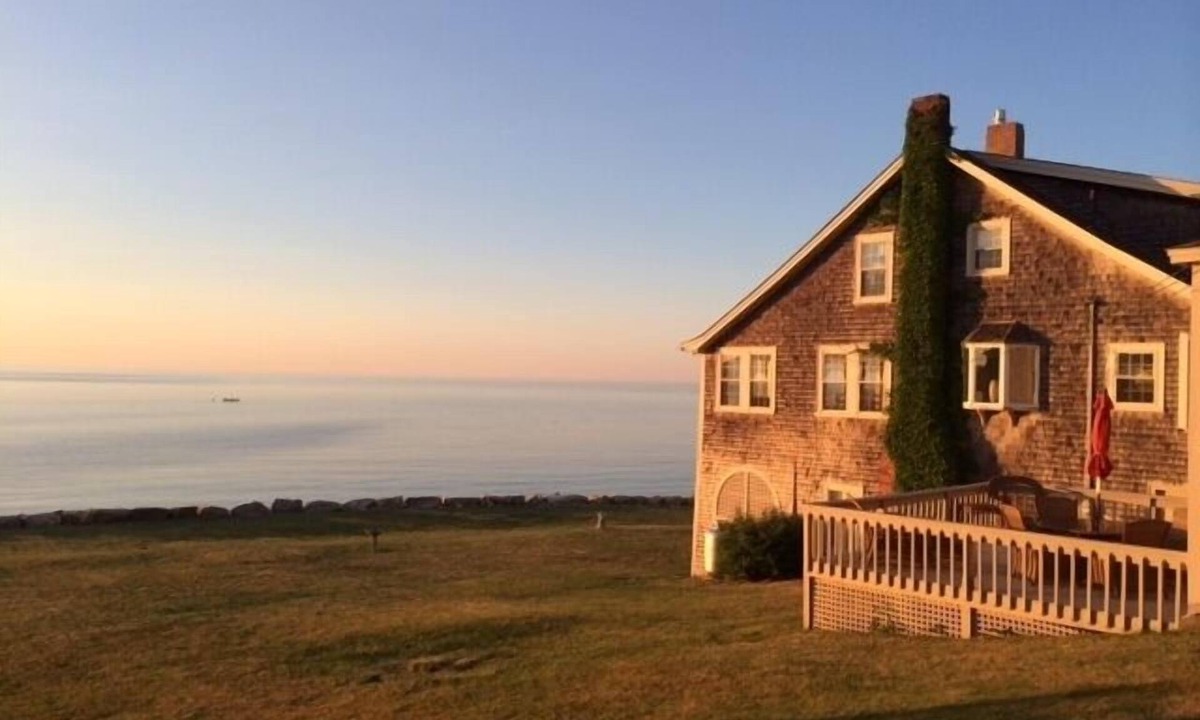 Plymouth House | Classic & Pristine Oceanfront, Conservation Beach & BEST Panoramic Views!