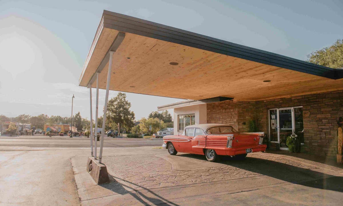 Bozeman Hotel | Classic Retro Motel in Bozeman