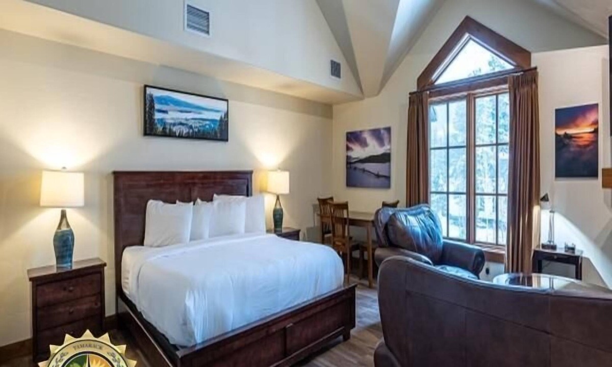 Tamarack Condo | Classic Studio in Osprey Meadows with Fireplace