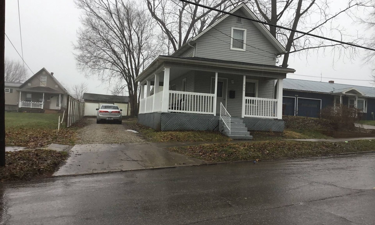 Newark House | Classic, updated house with porch & backyard