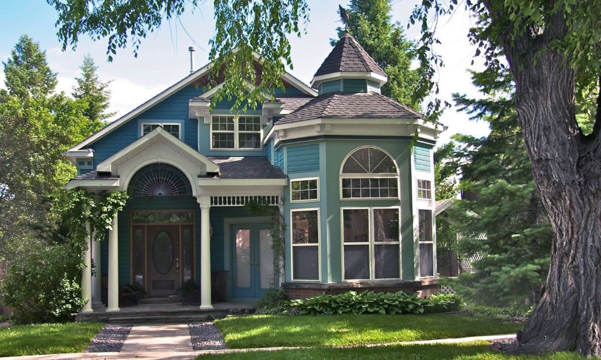 Lower Arapahoe House | CLASSIC VICTORIAN, a short walk to downtown in a charming Boulder neighborhood