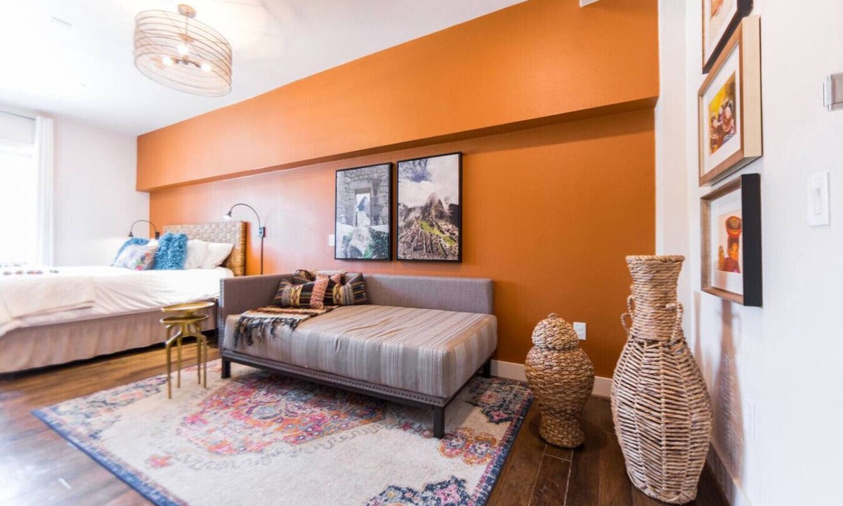 Kessler Bed & Breakfast | Classic1 King Bed (Machu Picchu)