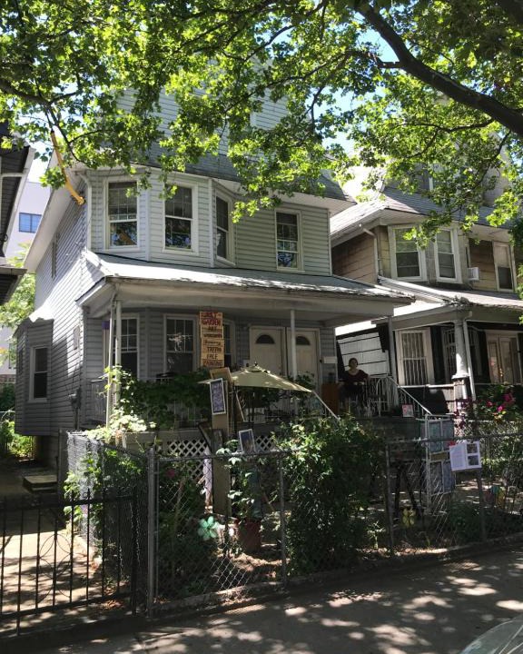 Homecrest House | CLASSICAL AMERICAN Homestay HOUSE