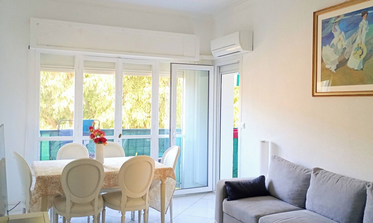 Fabron Apartment | Classical charm in full comfort