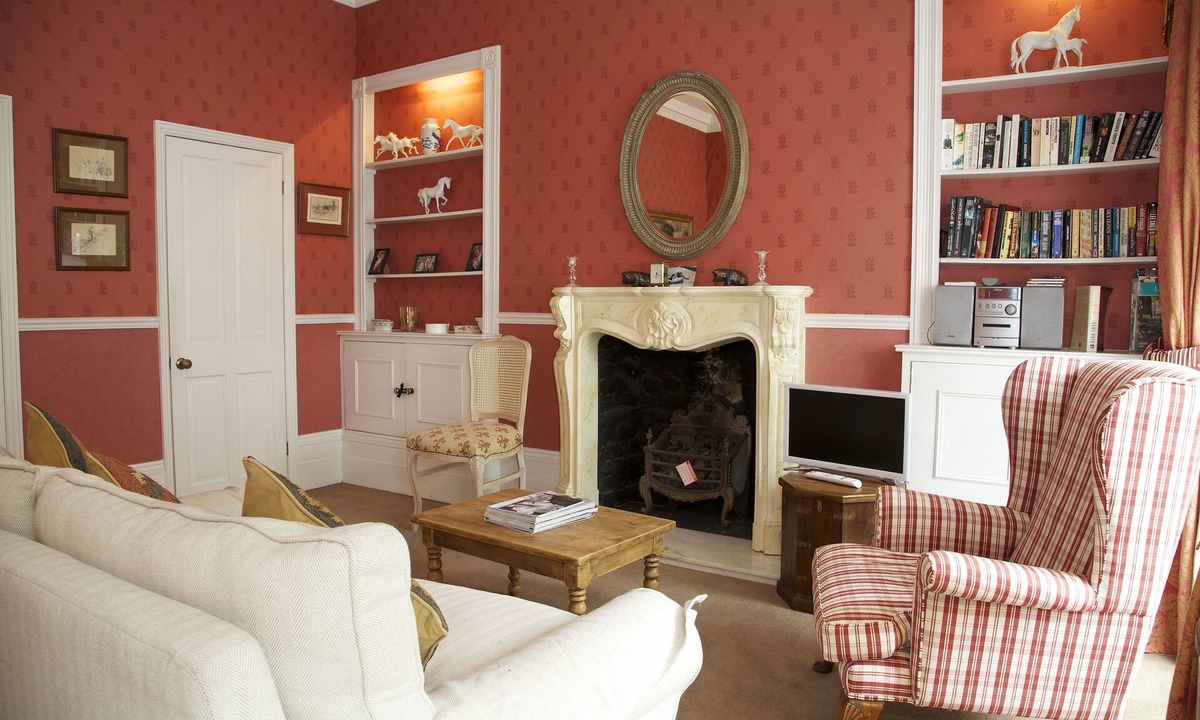 Warwick Apartment | Classically furnished 2 bed in Pimlico