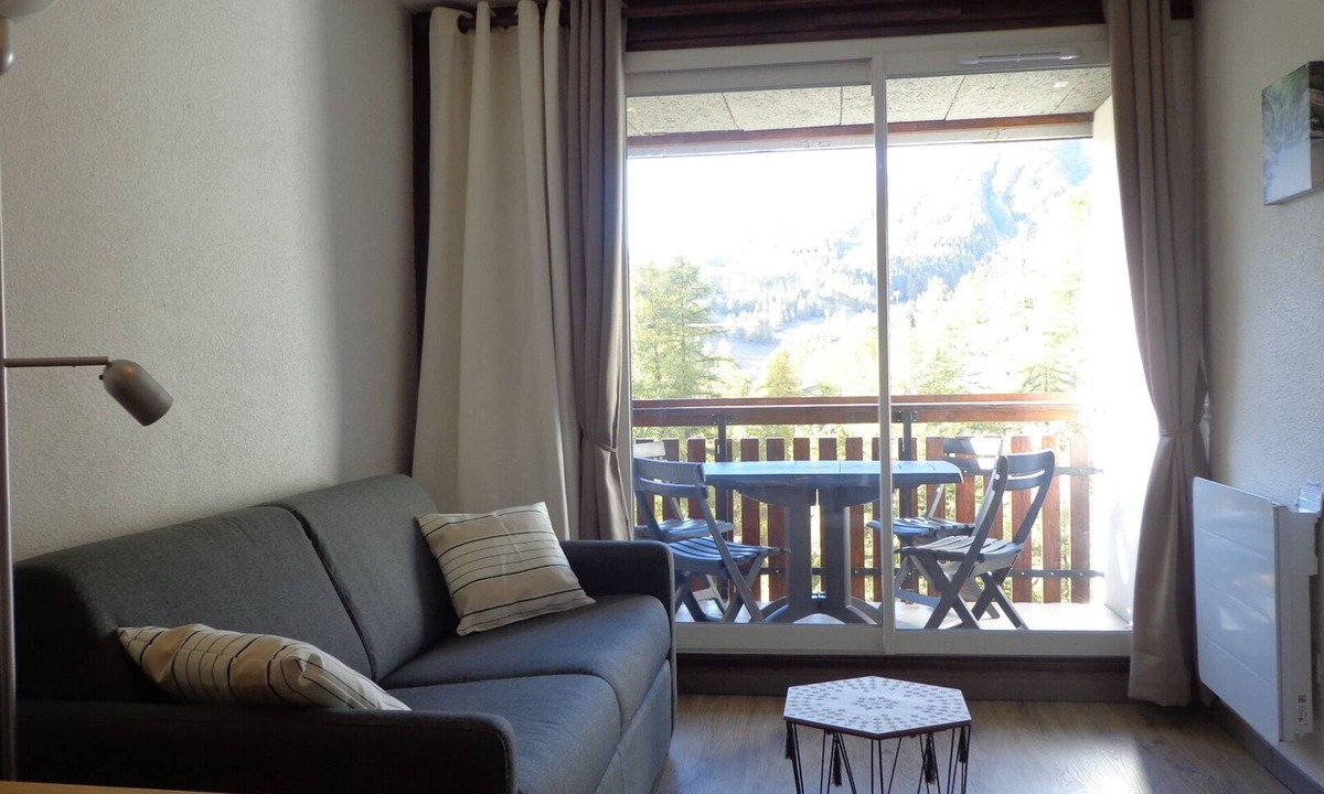 Allos Apartment | Classified studio with balcony, mountain view