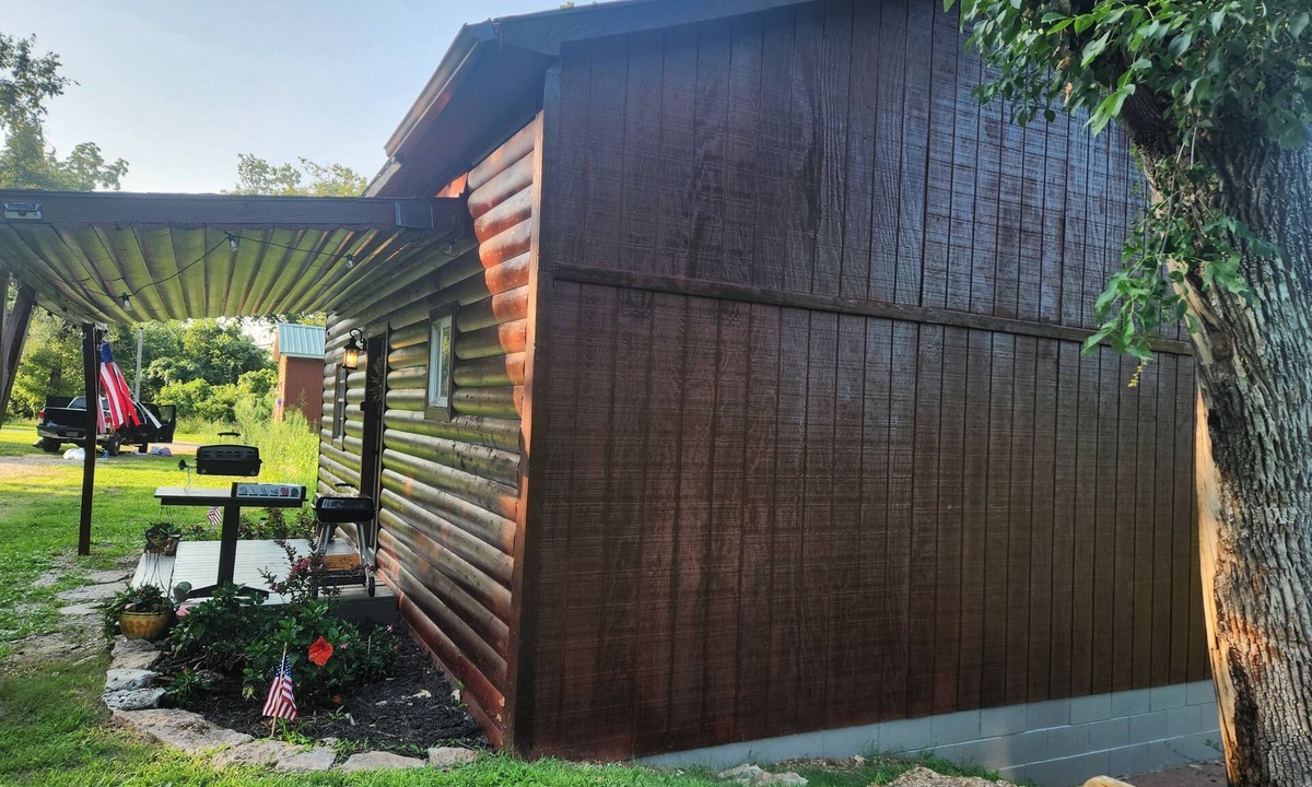 Noel Cabin | Classy Cabin on the Water Cabin #2 (TWO NIGHT MINUMUM STAY)