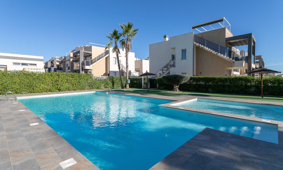 Guardamar del Segura House | Classy Holiday Home with Sauna, Pool, Air Conditioning & Wi-Fi