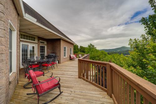 West Jefferson House | Classy Home with Hot Tub and Mt Jefferson Views!