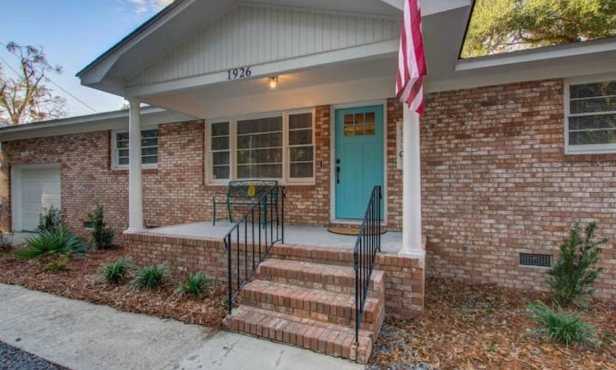 Johns Island House | Classy Johns Island Retreat with King Bed + Firepit!