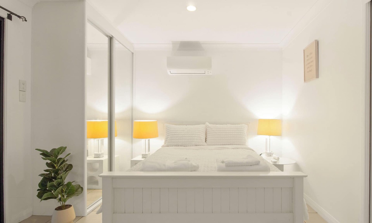 Wellington Point Condo | Classy Self Contained Studio- Private & Peaceful