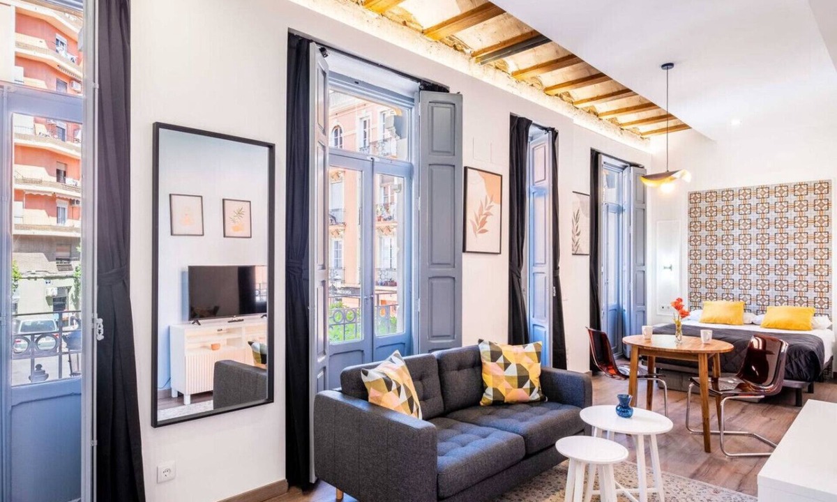 Morvedre Apartment | Classy Studio Apartment with Unique Design