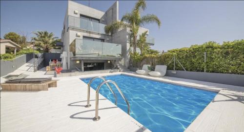 Tarragona Villa | Clauhomes Villa Al Mar Deluxe