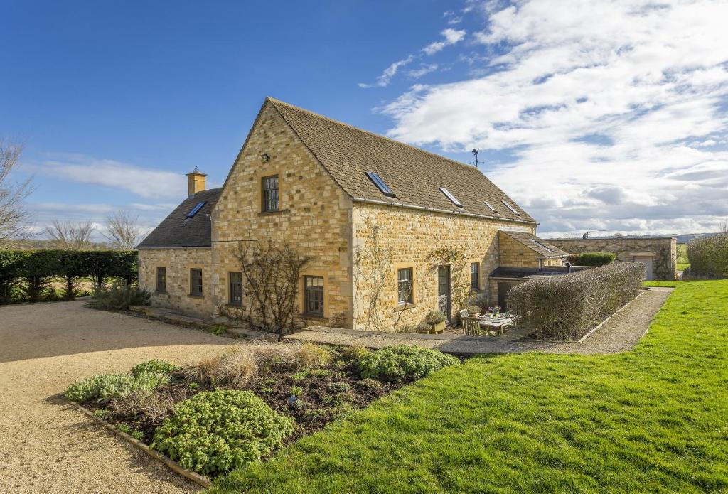 Lower Oddington House | Claytons Cottage