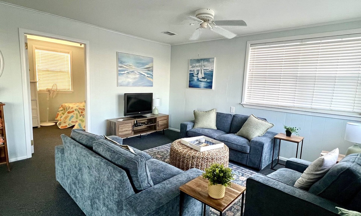 Ocean Cay Cottage | CLEAN AND BRIGHT BEACHFRONT COTTAGE. PERFECT FOR SMALL FAMILIES!